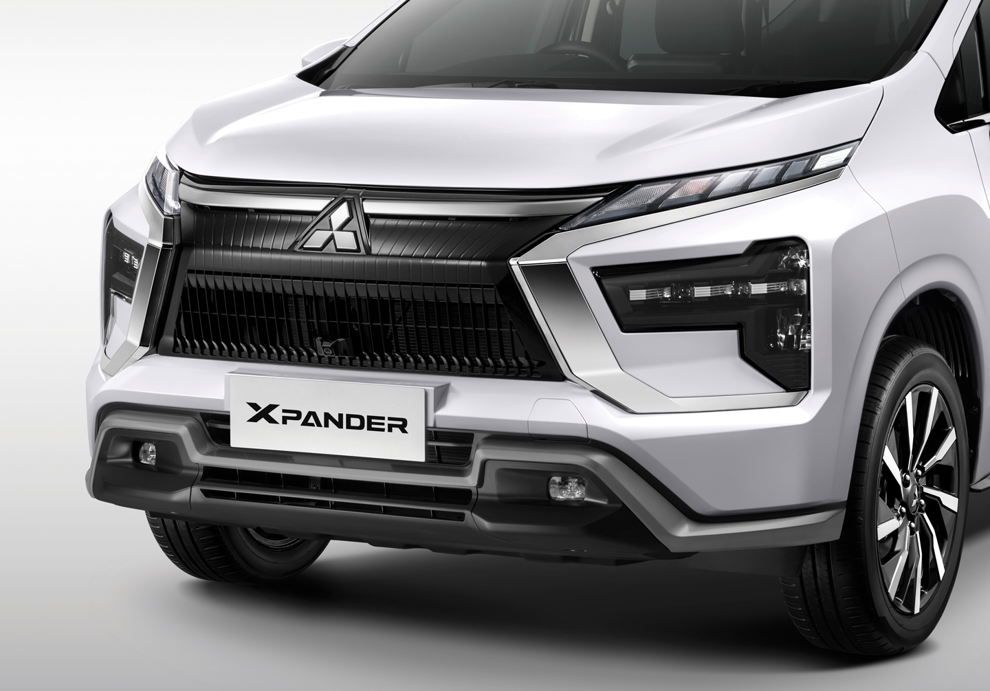 New Xpander Desain Tampilan Depan Terbaru